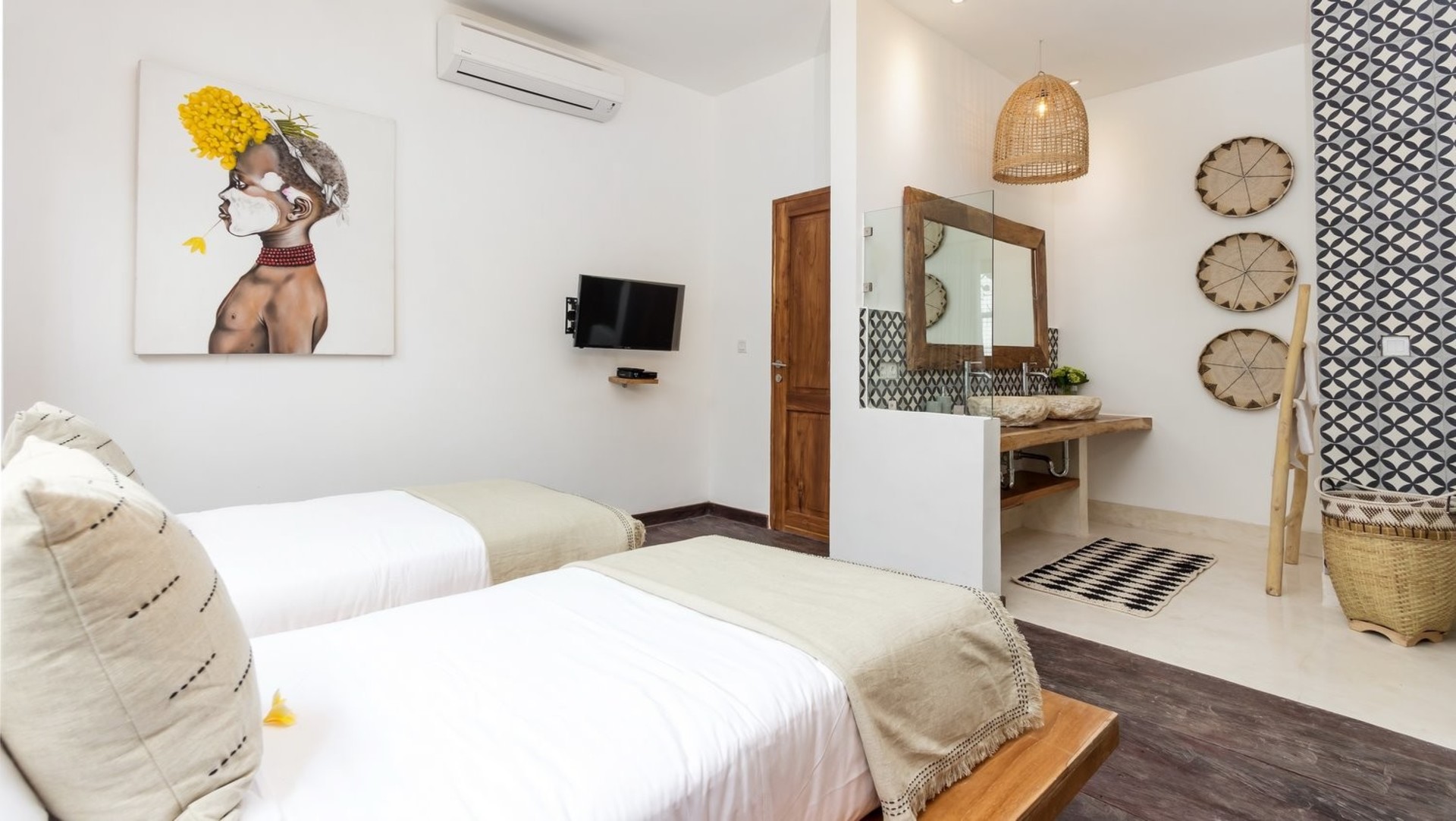 Huzurlu 4 Yatak Odalı Havuzlu Tatil Villası, Bali Villa 2205