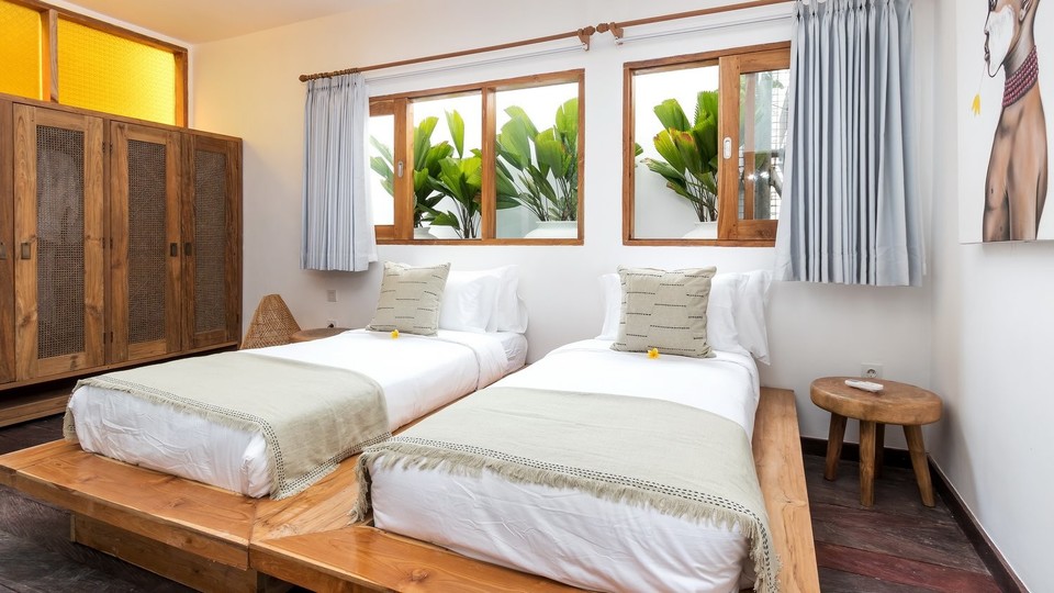 Huzurlu 4 Yatak Odalı Havuzlu Tatil Villası, Bali Villa 2205