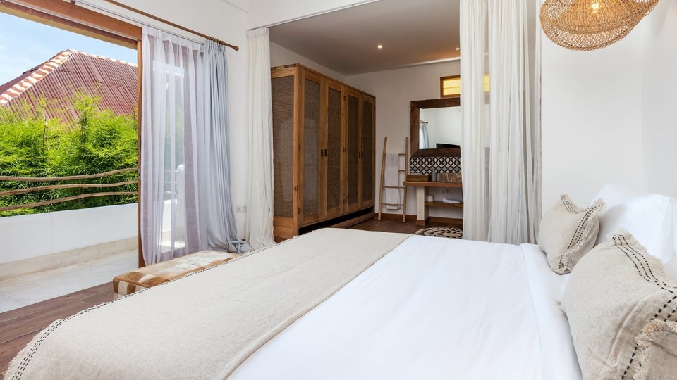 Huzurlu 4 Yatak Odalı Havuzlu Tatil Villası, Bali Villa 2205