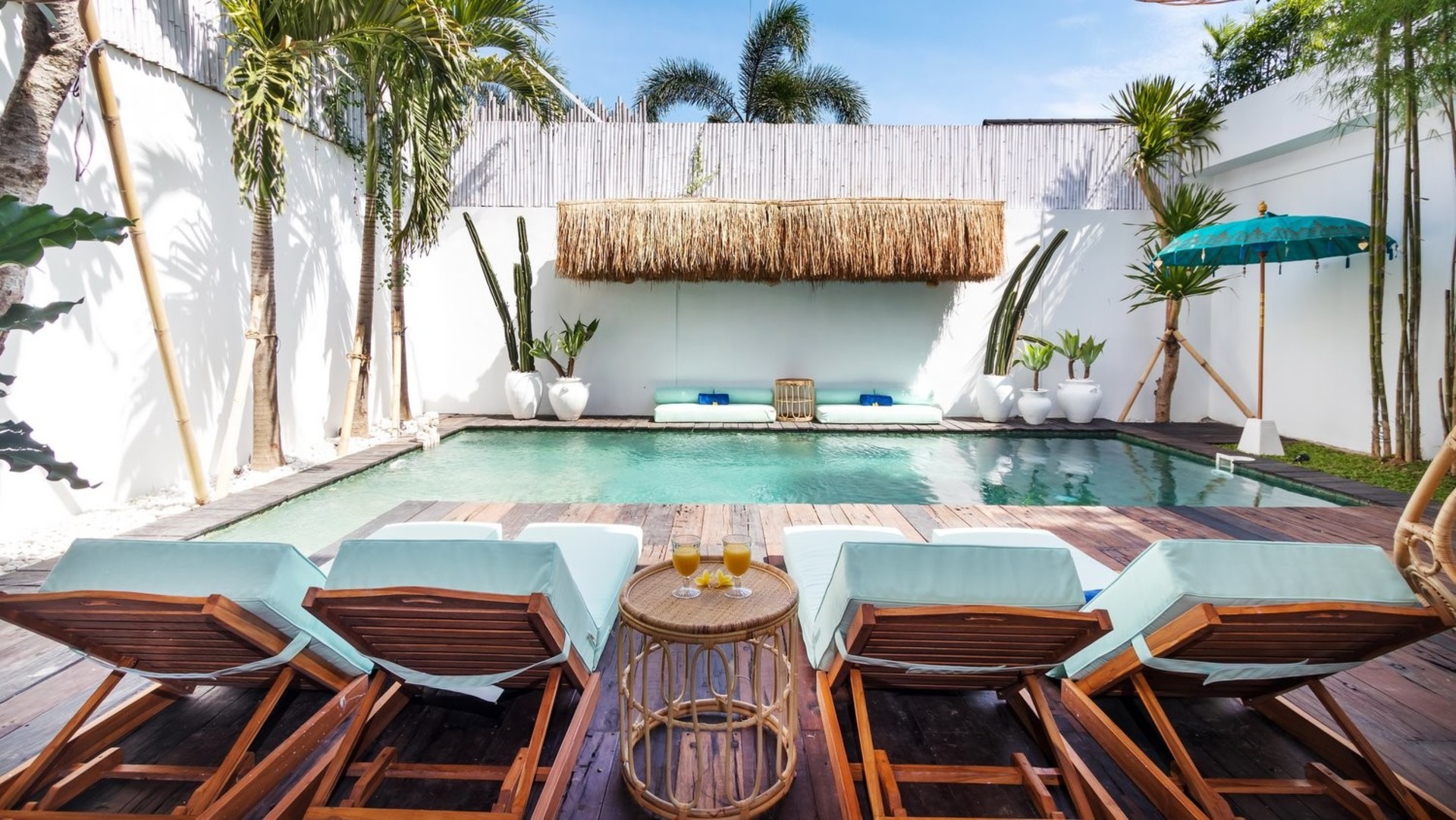 Huzurlu 4 Yatak Odalı Havuzlu Tatil Villası, Bali Villa 2205