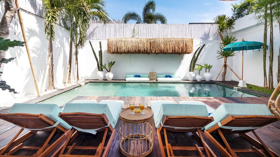 Huzurlu 4 Yatak Odalı Havuzlu Tatil Villası, Bali Villa 2205