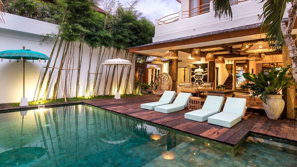 Huzurlu 4 Yatak Odalı Havuzlu Tatil Villası, Bali Villa 2205