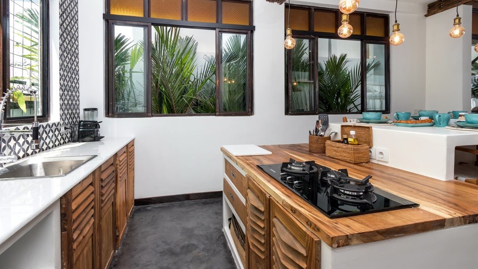 Huzurlu 4 Yatak Odalı Havuzlu Tatil Villası, Bali Villa 2205