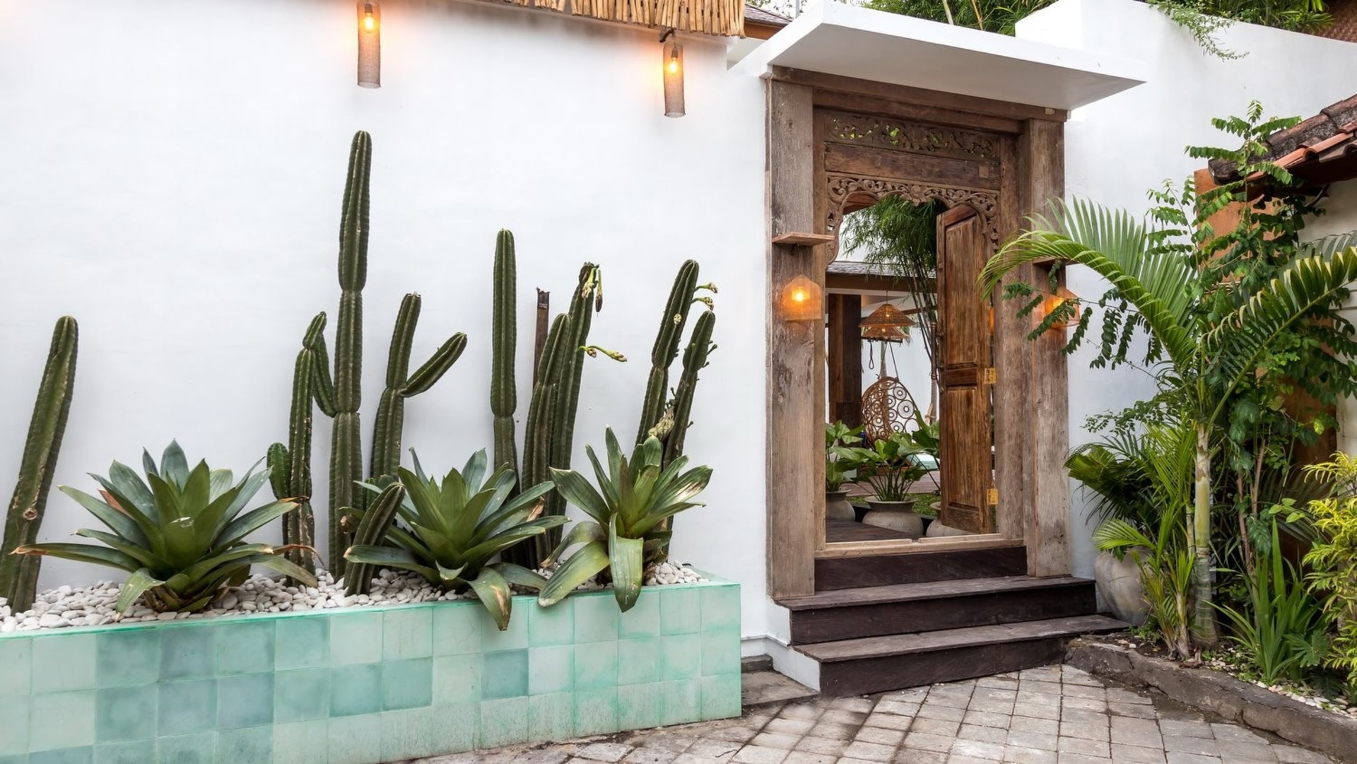Huzurlu 4 Yatak Odalı Havuzlu Tatil Villası, Bali Villa 2205
