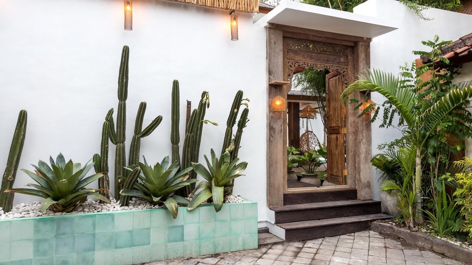 Huzurlu 4 Yatak Odalı Havuzlu Tatil Villası, Bali Villa 2205