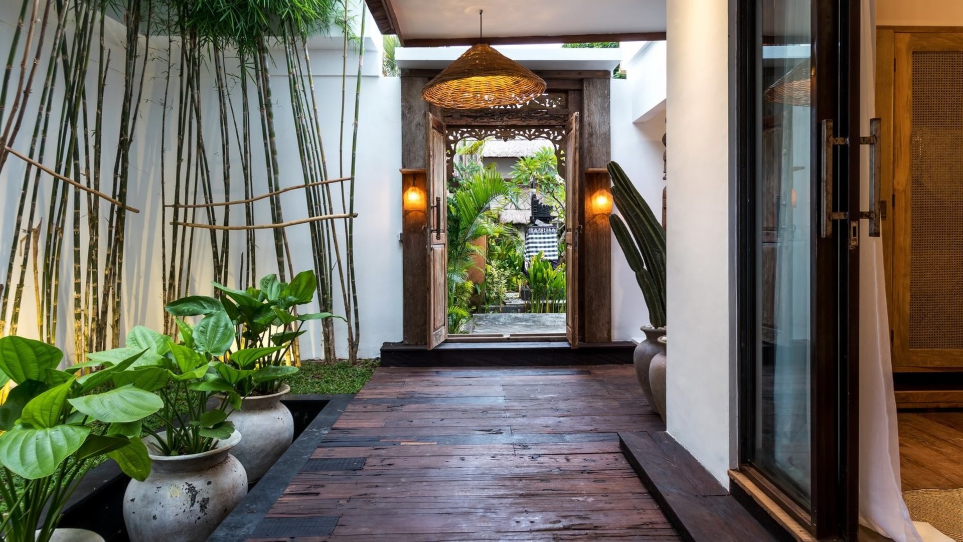 Huzurlu 4 Yatak Odalı Havuzlu Tatil Villası, Bali Villa 2205