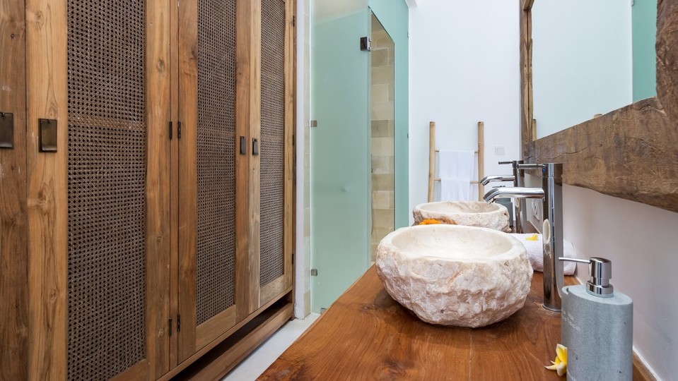 Huzurlu 4 Yatak Odalı Havuzlu Tatil Villası, Bali Villa 2205
