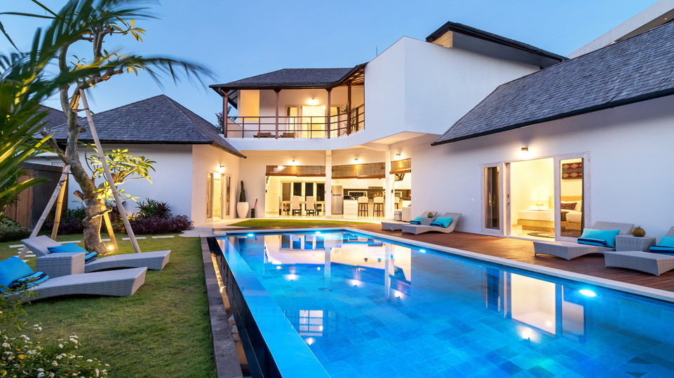 Bali'de Havuzlu ve Balkonlu Şirin 7 Yatak Odalı Villa, Bali villa 2206