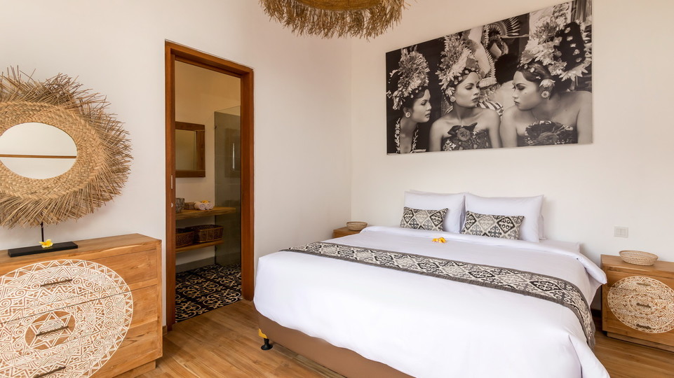 Bali'de Bahçeli ve Havuzlu Geniş 3BR Villa, Bali Villa 2208