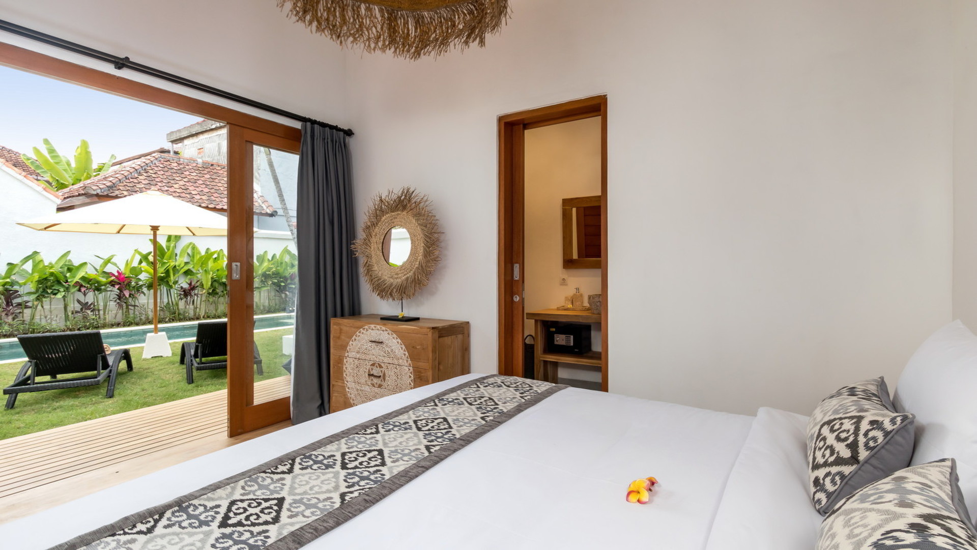 Bali'de Bahçeli ve Havuzlu Geniş 3BR Villa, Bali Villa 2208