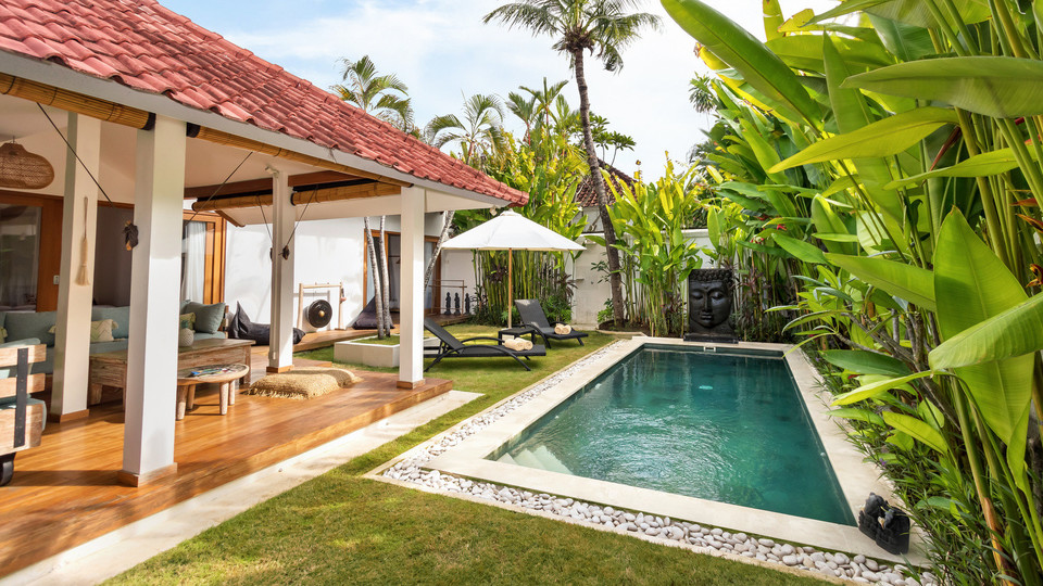 Bali'de Bahçeli ve Havuzlu Geniş 3BR Villa, Bali Villa 2208