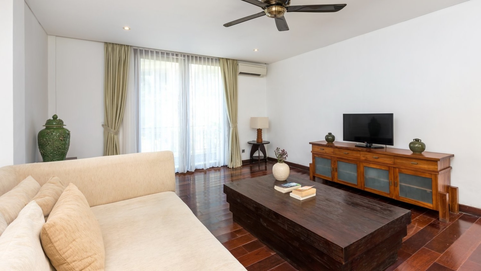 Bali'de Havuzlu, Huzurlu 16 Yatak Odalı Villa, Bali Villa 2209