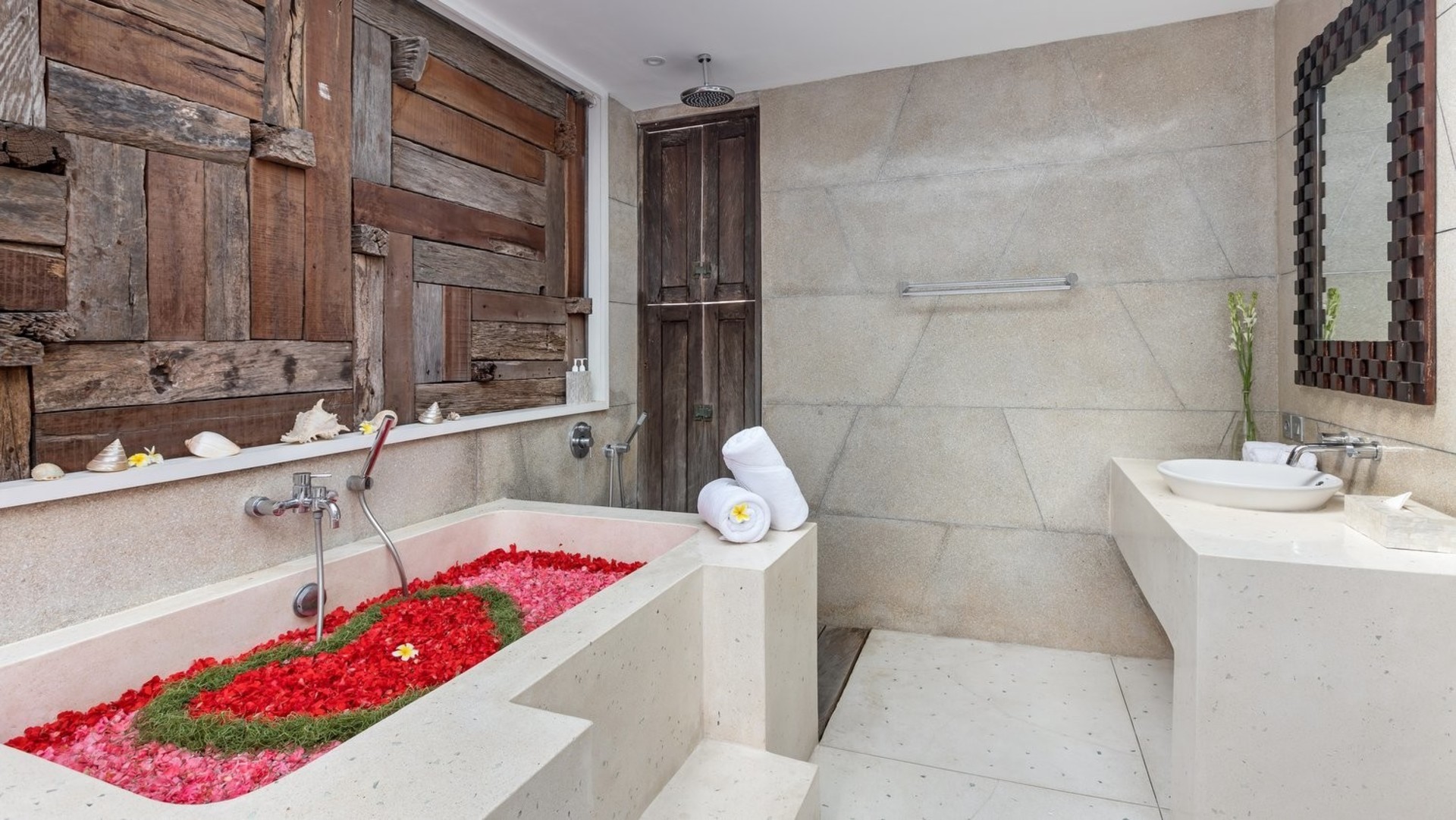 Bali'de Havuzlu, Huzurlu 16 Yatak Odalı Villa, Bali Villa 2209