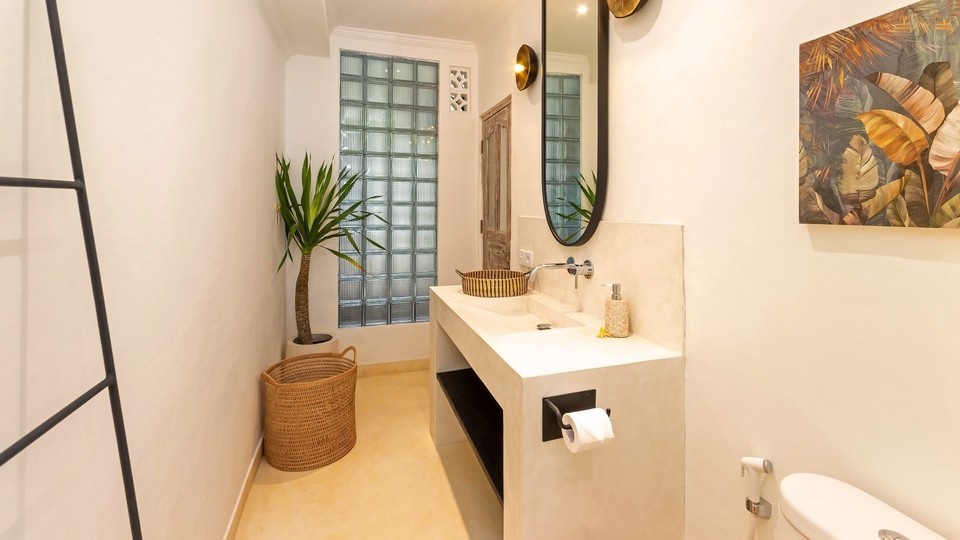 Muhteşem Havuz Alanına Sahip Rahat 4BR Villa, Bali Villa 2210