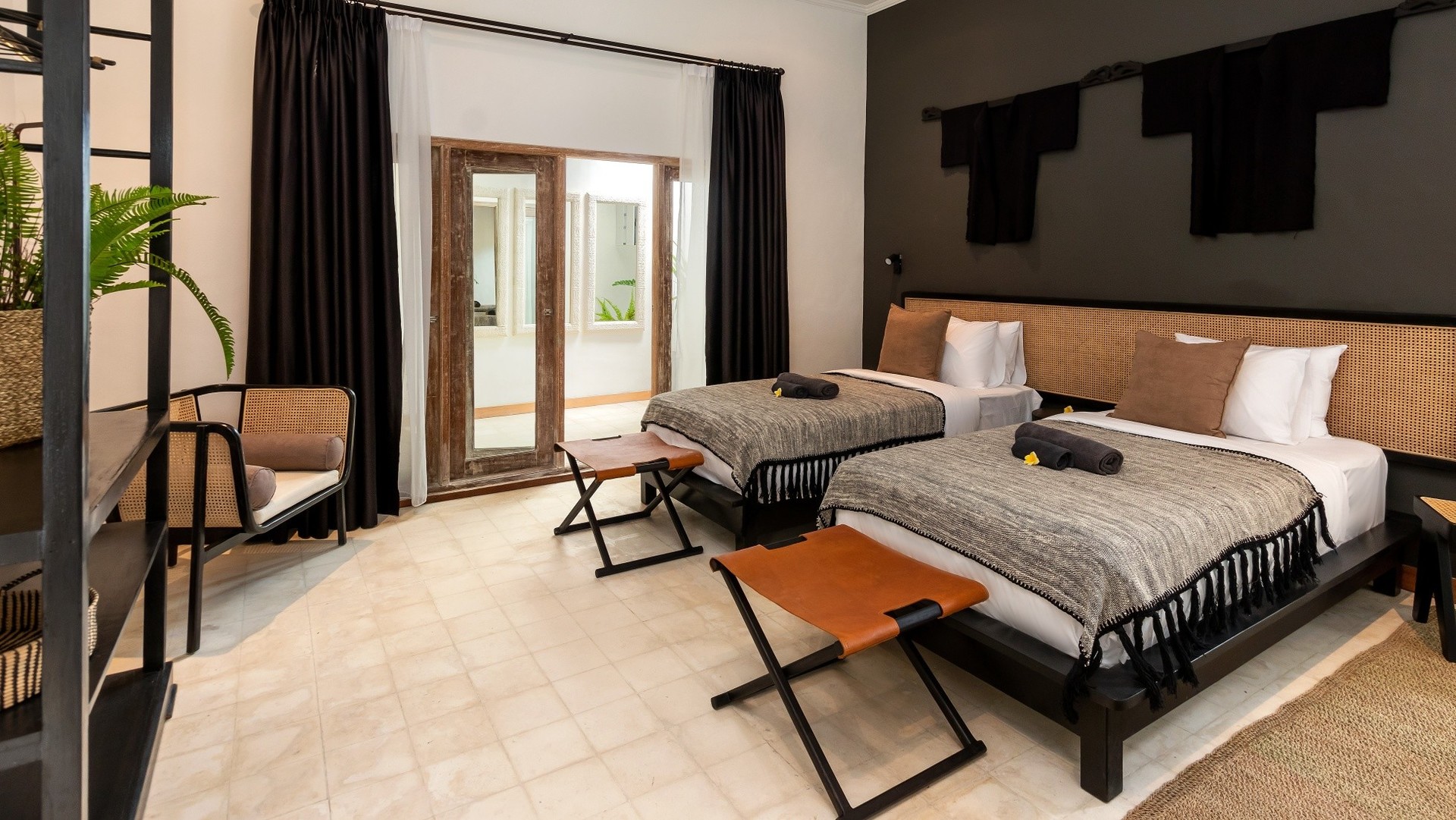 Muhteşem Havuz Alanına Sahip Rahat 4BR Villa, Bali Villa 2210