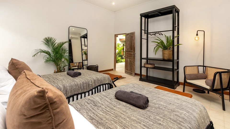 Muhteşem Havuz Alanına Sahip Rahat 4BR Villa, Bali Villa 2210