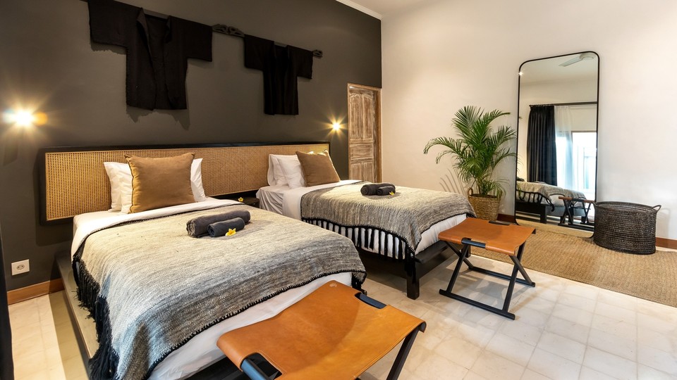Muhteşem Havuz Alanına Sahip Rahat 4BR Villa, Bali Villa 2210