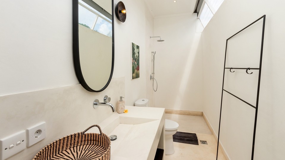 Muhteşem Havuz Alanına Sahip Rahat 4BR Villa, Bali Villa 2210