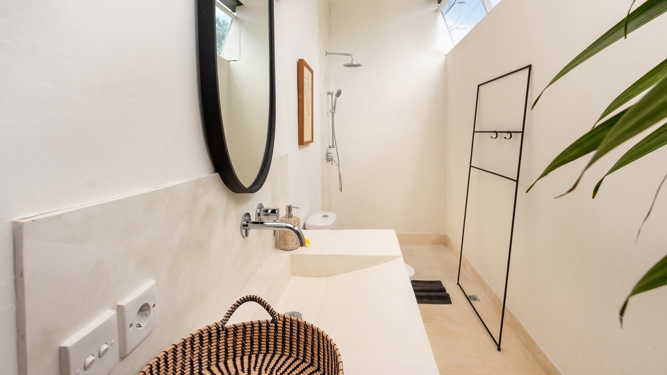 Muhteşem Havuz Alanına Sahip Rahat 4BR Villa, Bali Villa 2210