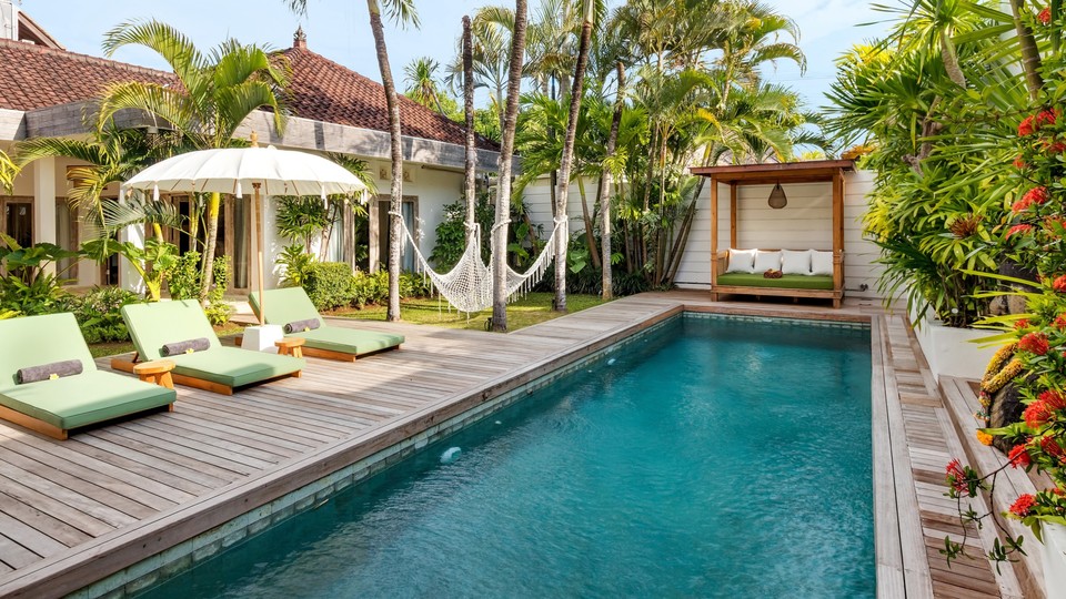 Muhteşem Havuz Alanına Sahip Rahat 4BR Villa, Bali Villa 2210