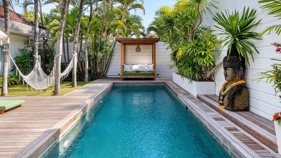 Muhteşem Havuz Alanına Sahip Rahat 4BR Villa, Bali Villa 2210
