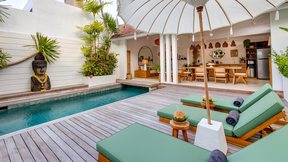 Muhteşem Havuz Alanına Sahip Rahat 4BR Villa, Bali Villa 2210