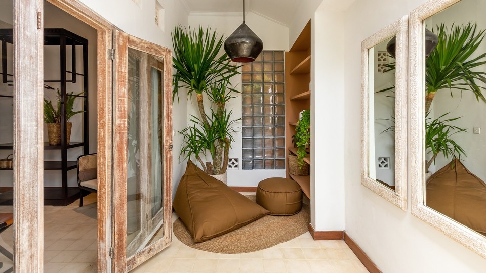Muhteşem Havuz Alanına Sahip Rahat 4BR Villa, Bali Villa 2210