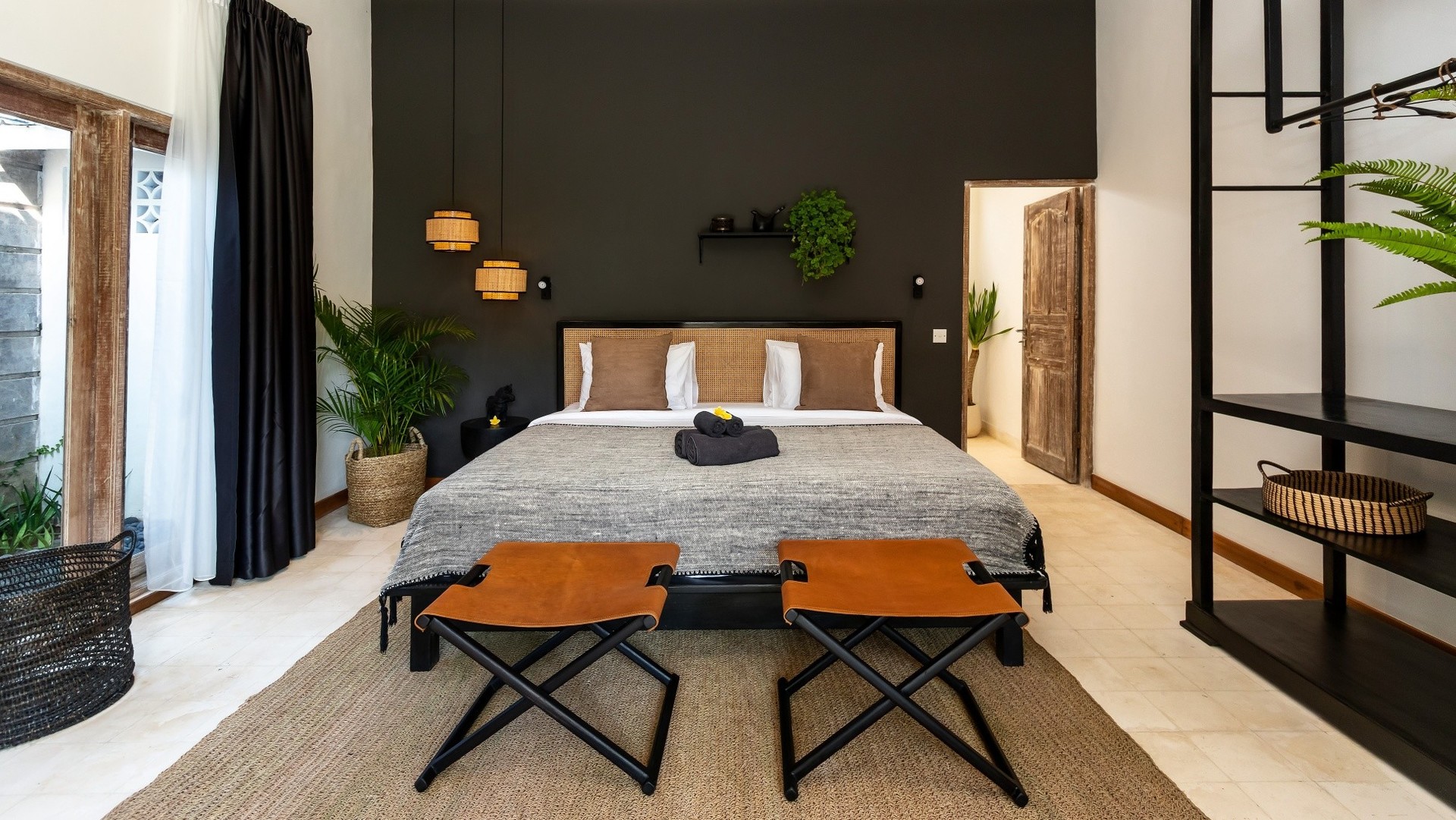 Muhteşem Havuz Alanına Sahip Rahat 4BR Villa, Bali Villa 2210