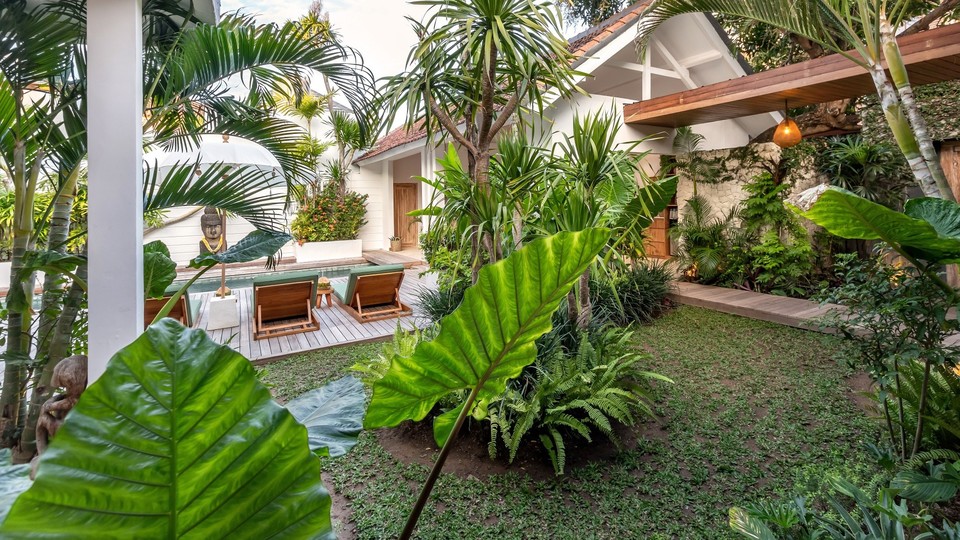 Muhteşem Havuz Alanına Sahip Rahat 4BR Villa, Bali Villa 2210