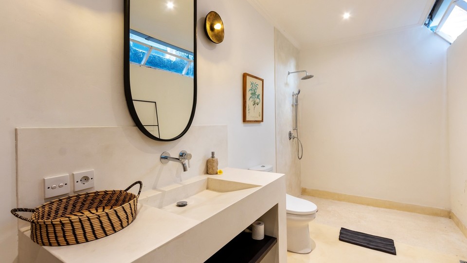 Muhteşem Havuz Alanına Sahip Rahat 4BR Villa, Bali Villa 2210