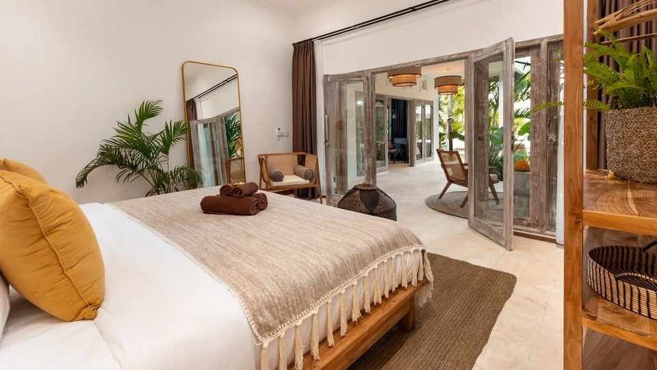 Muhteşem Havuz Alanına Sahip Rahat 4BR Villa, Bali Villa 2210