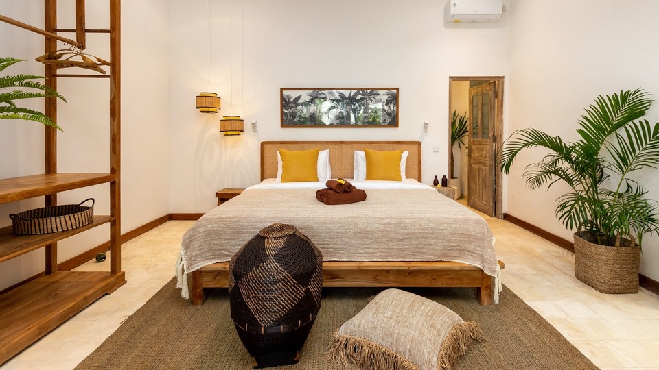 Muhteşem Havuz Alanına Sahip Rahat 4BR Villa, Bali Villa 2210