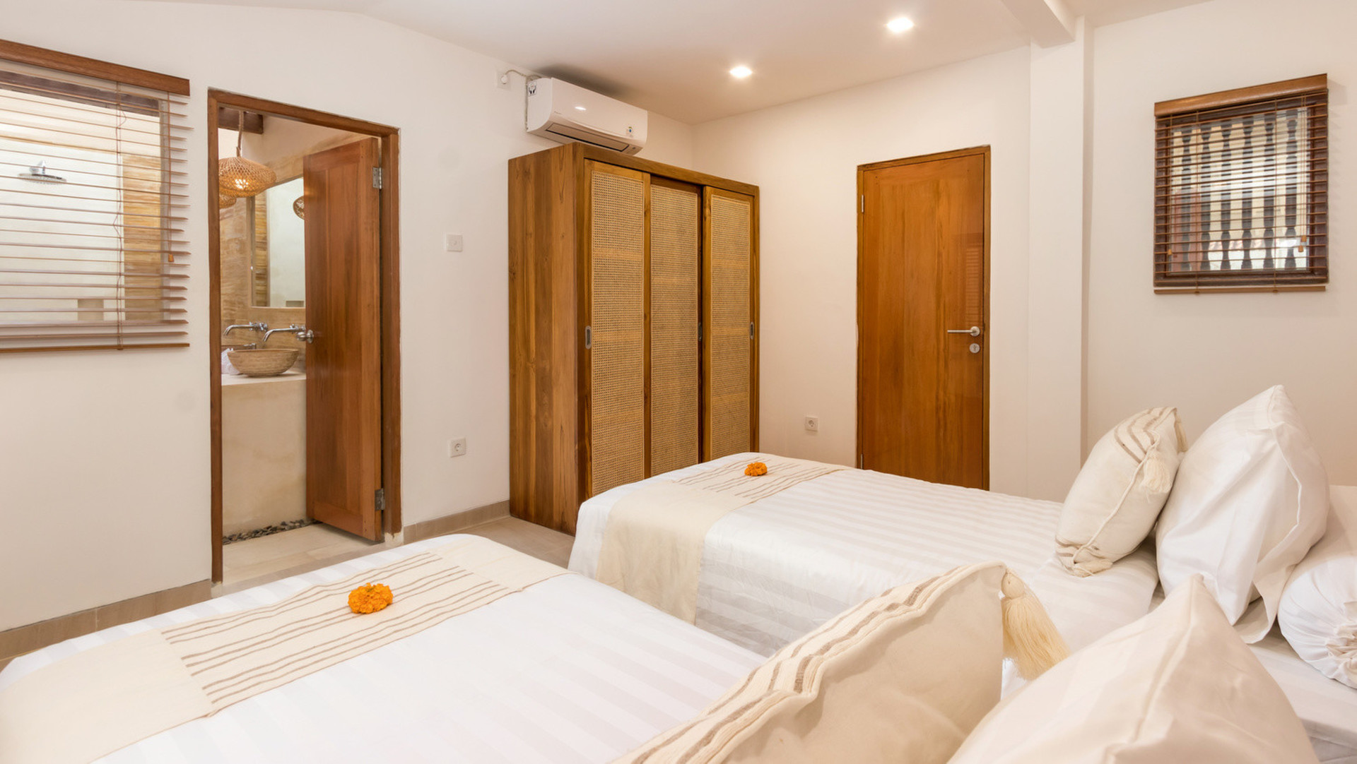 Bali'de Havuzlu Muhteşem 4 Yatak Odalı Villa, Bali Villa 2211