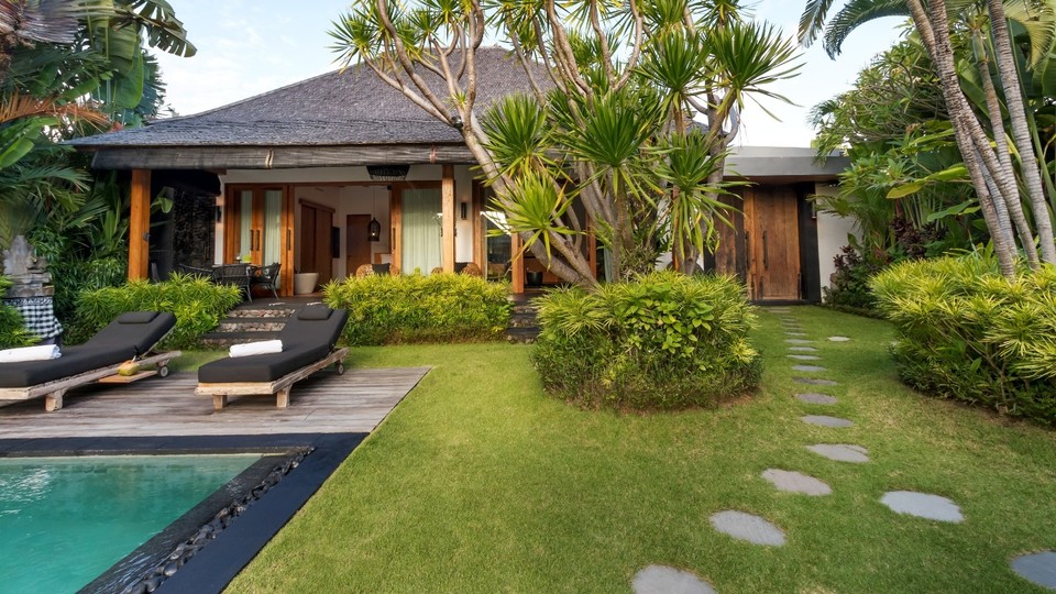Neşeli 3BR Villa, Havuzlu ve Bahçeli, Bali Villa 2213