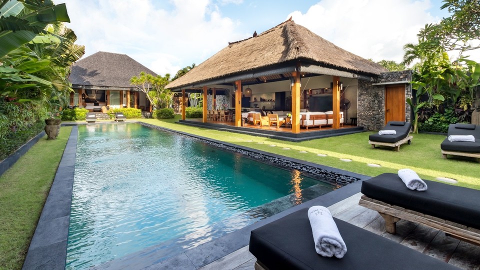 Neşeli 3BR Villa, Havuzlu ve Bahçeli, Bali Villa 2213