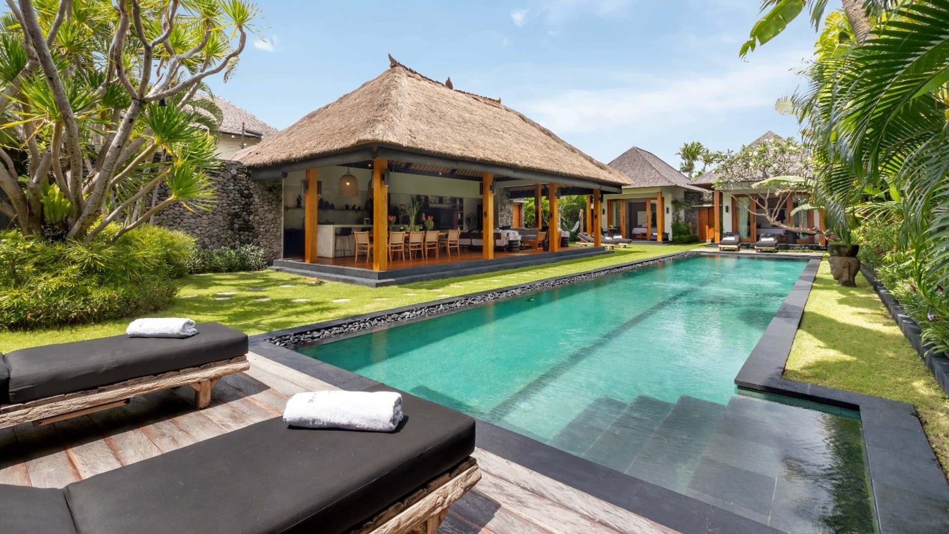 Neşeli 3BR Villa, Havuzlu ve Bahçeli, Bali Villa 2213