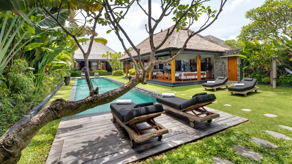 Neşeli 3BR Villa, Havuzlu ve Bahçeli, Bali Villa 2213