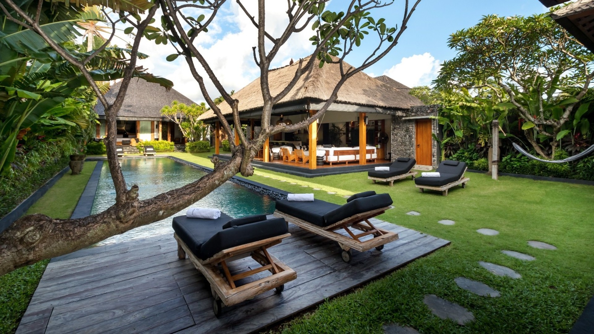 Neşeli 3BR Villa, Havuzlu ve Bahçeli, Bali Villa 2213