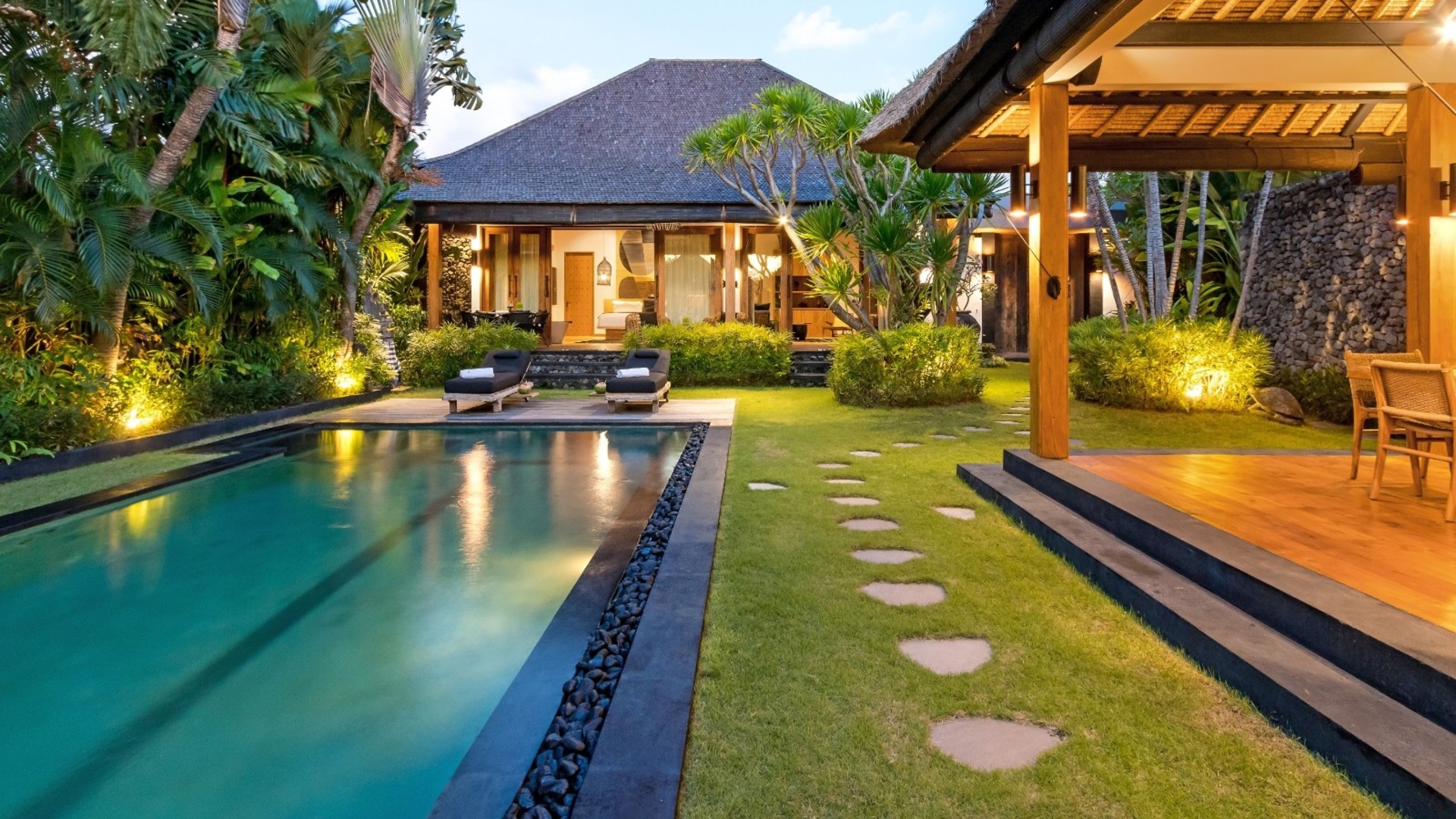 Neşeli 3BR Villa, Havuzlu ve Bahçeli, Bali Villa 2213
