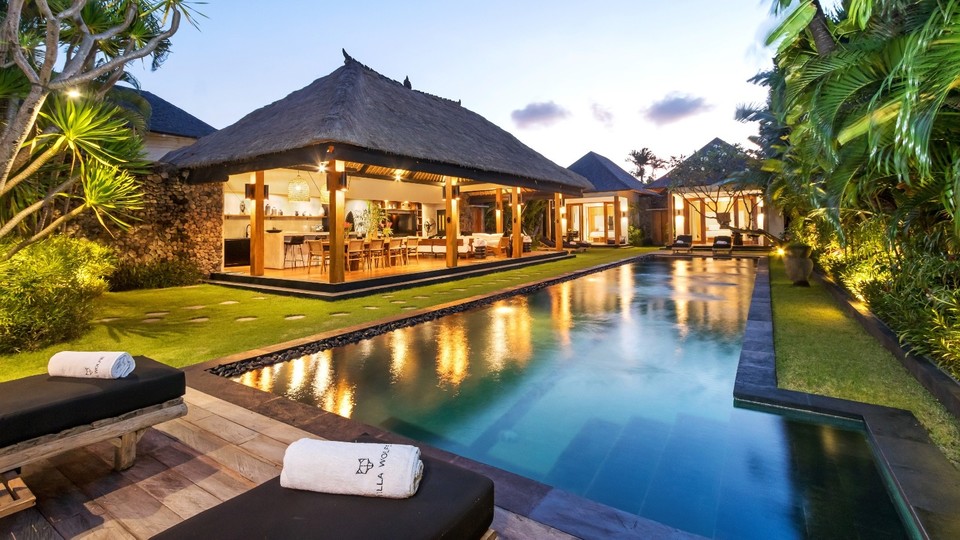 Neşeli 3BR Villa, Havuzlu ve Bahçeli, Bali Villa 2213