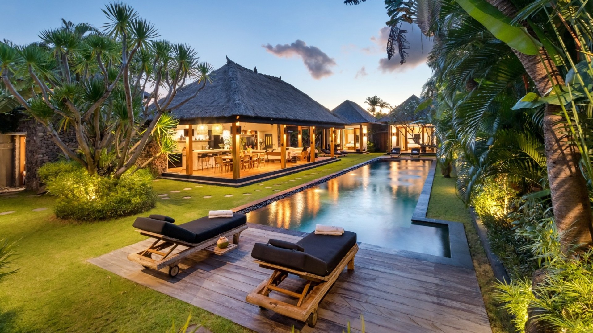 Neşeli 3BR Villa, Havuzlu ve Bahçeli, Bali Villa 2213