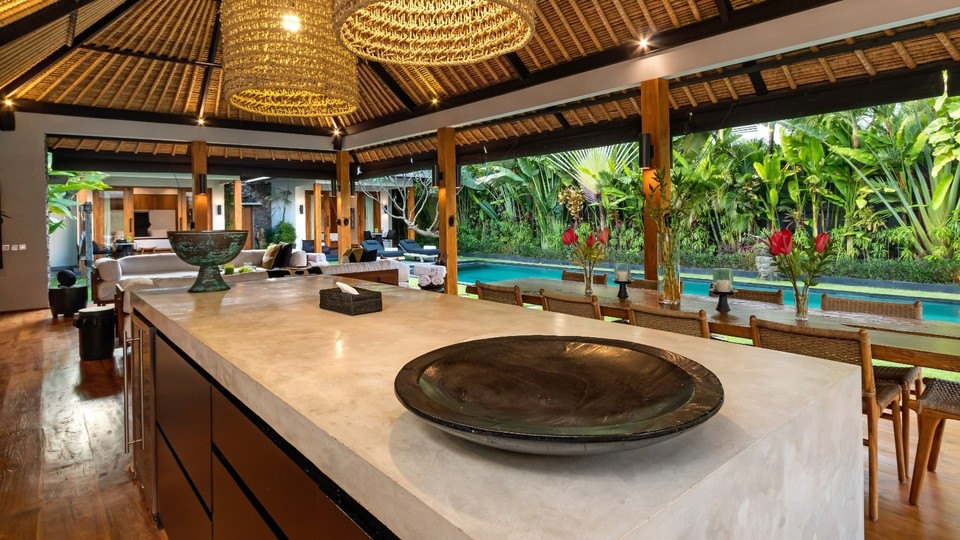 Neşeli 3BR Villa, Havuzlu ve Bahçeli, Bali Villa 2213
