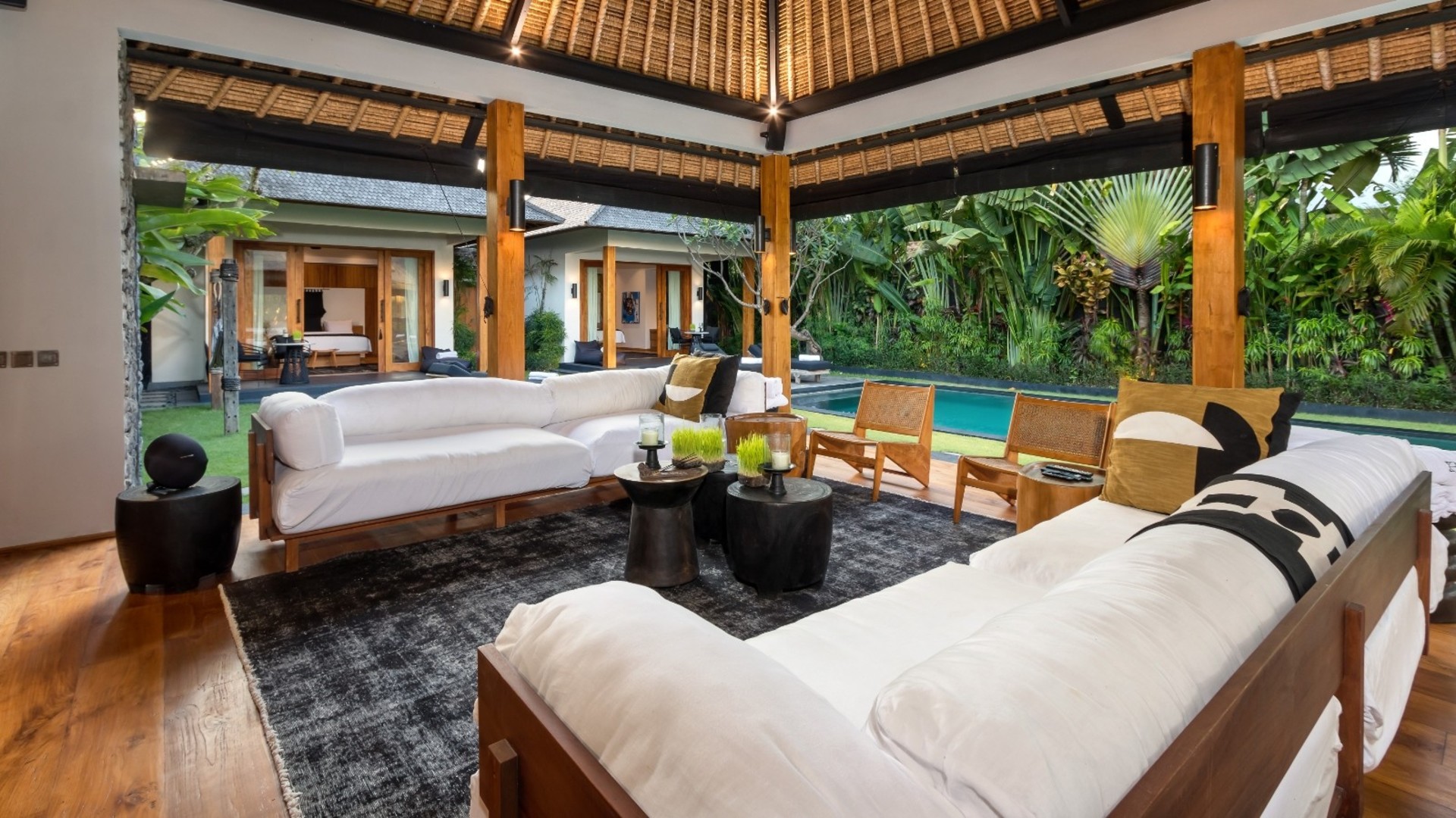 Neşeli 3BR Villa, Havuzlu ve Bahçeli, Bali Villa 2213