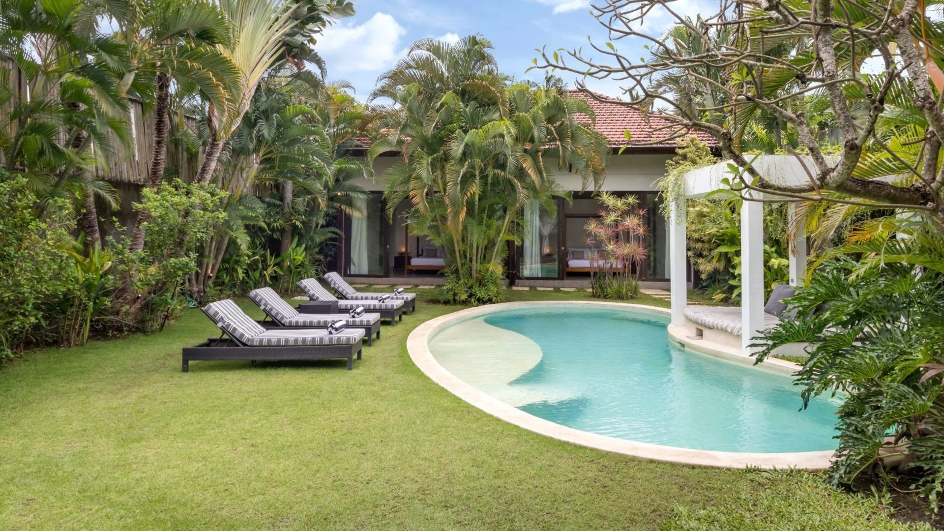 Rahat 2BR Villa W/Muhteşem Havuz Alanı, Bali Villa 2216