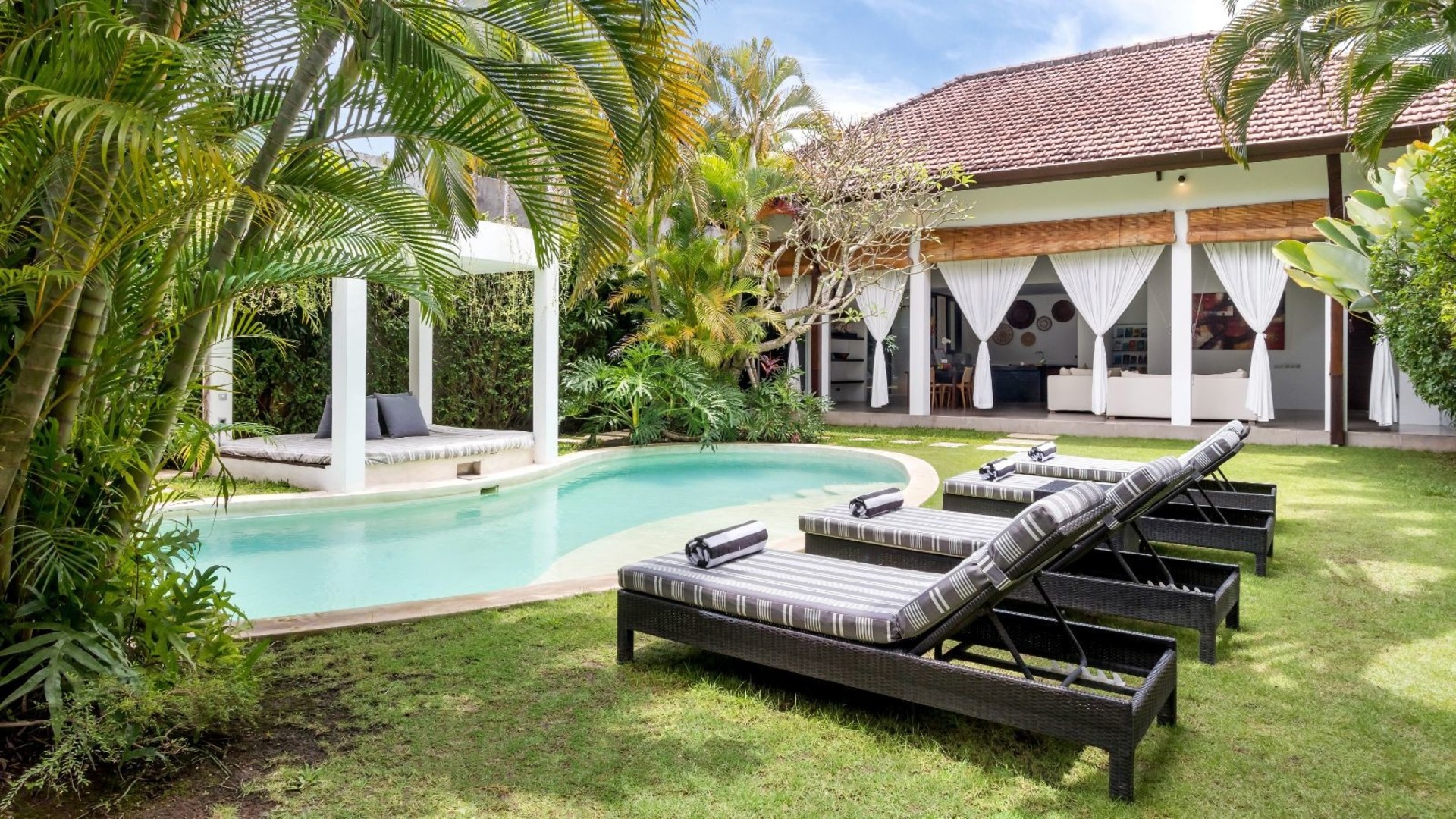 Rahat 2BR Villa W/Muhteşem Havuz Alanı, Bali Villa 2216