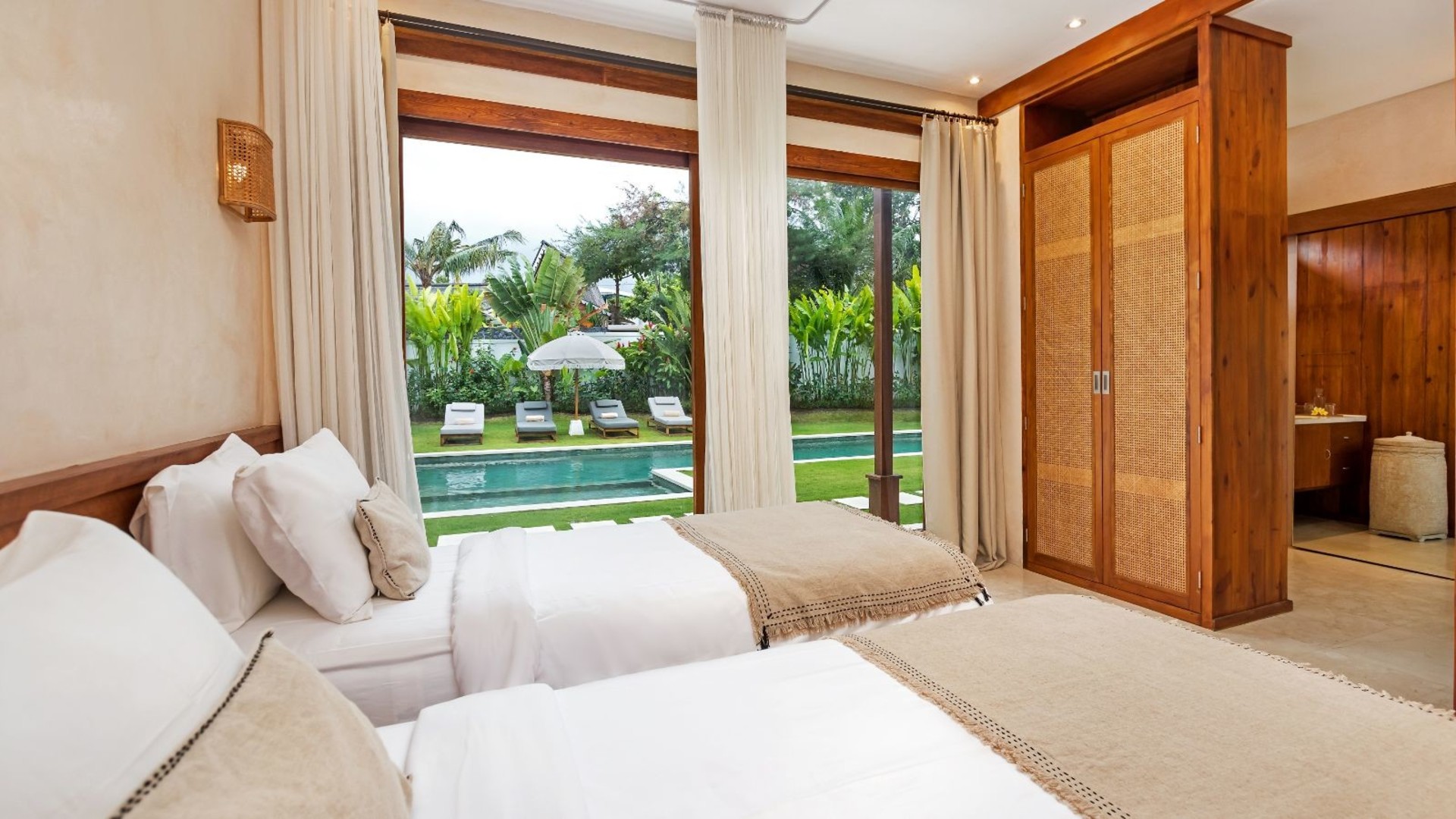 Havuzlu Muhteşem 4BR Villa, Bali Villa 2217