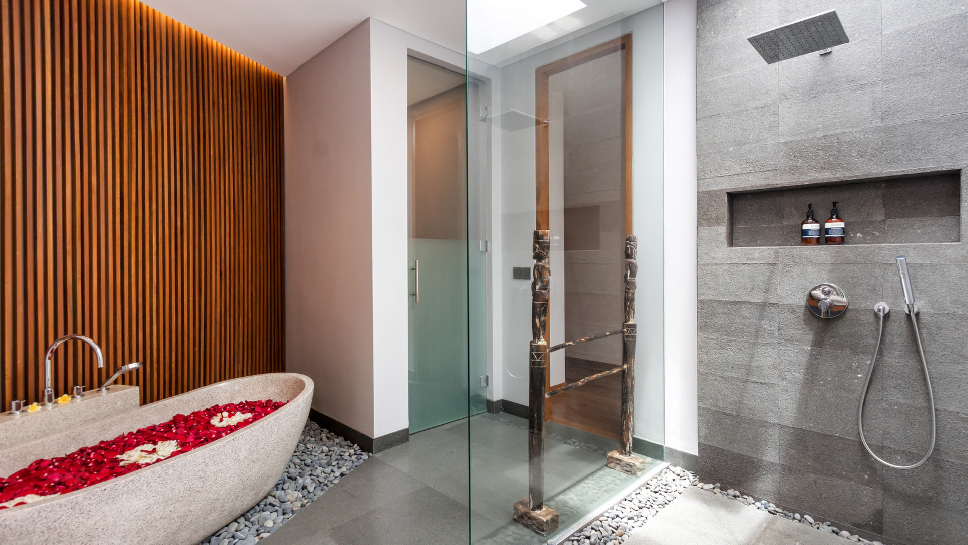 Neşeli 4BR Villa, Havuzlu ve Balkonlu, Bali Villa 2219