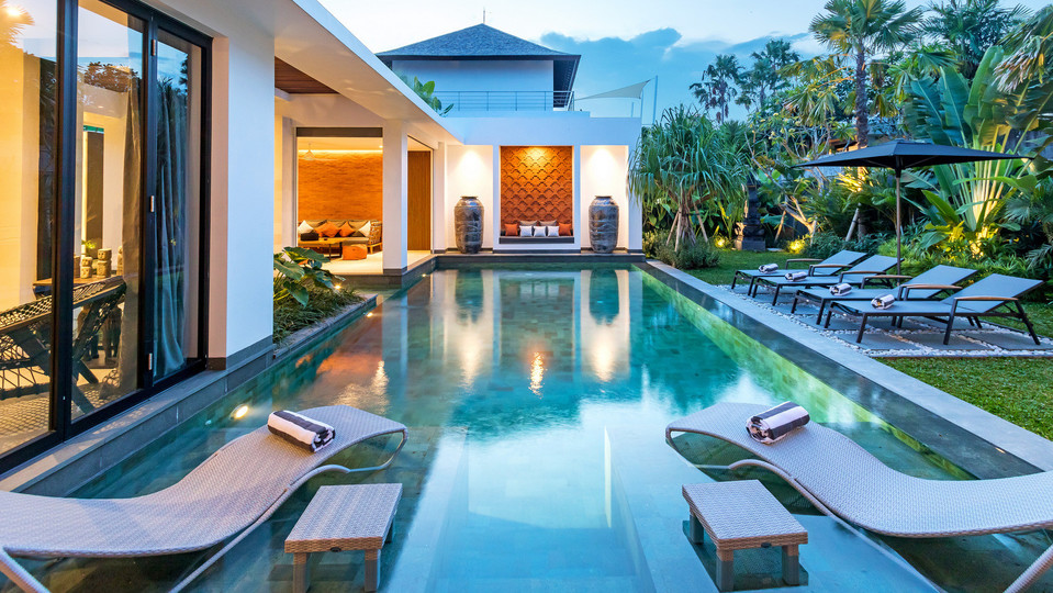Neşeli 4BR Villa, Havuzlu ve Balkonlu, Bali Villa 2219