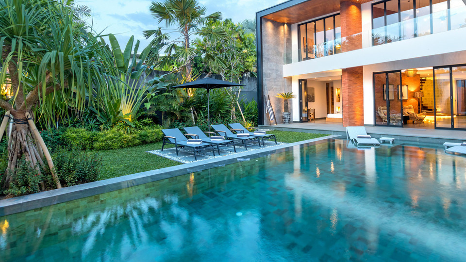 Neşeli 4BR Villa, Havuzlu ve Balkonlu, Bali Villa 2219