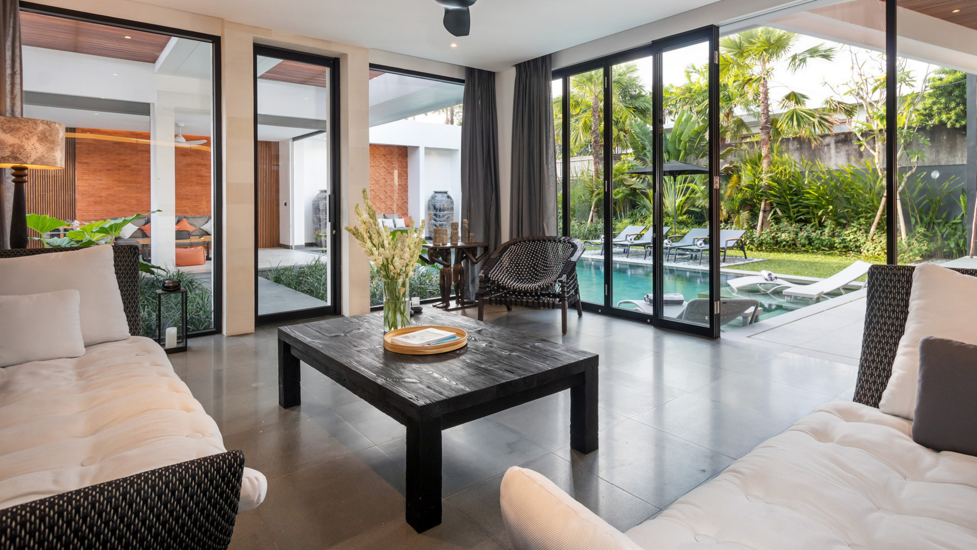 Neşeli 4BR Villa, Havuzlu ve Balkonlu, Bali Villa 2219